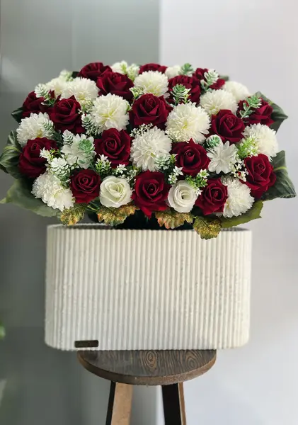 باکس گل مصنوعی روژانا